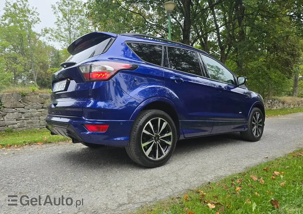 FORD Kuga 2.0 TDCi 4x4 ST-Line