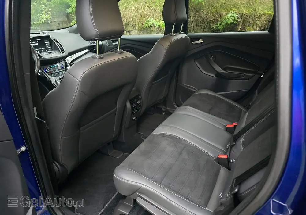 FORD Kuga 2.0 TDCi 4x4 ST-Line