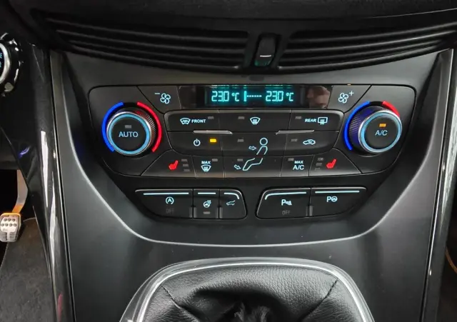 FORD Kuga 2.0 TDCi 4x4 ST-Line