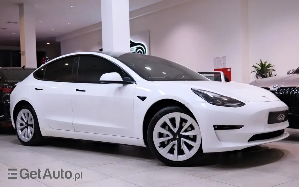 TESLA Model 3 Standard Range Plus