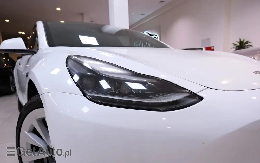 TESLA Model 3 Standard Range Plus