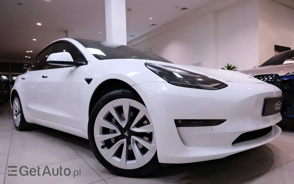 TESLA Model 3 Standard Range Plus
