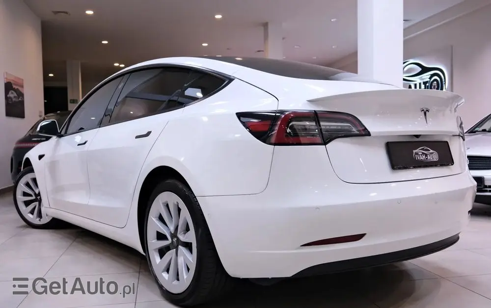TESLA Model 3 Standard Range Plus