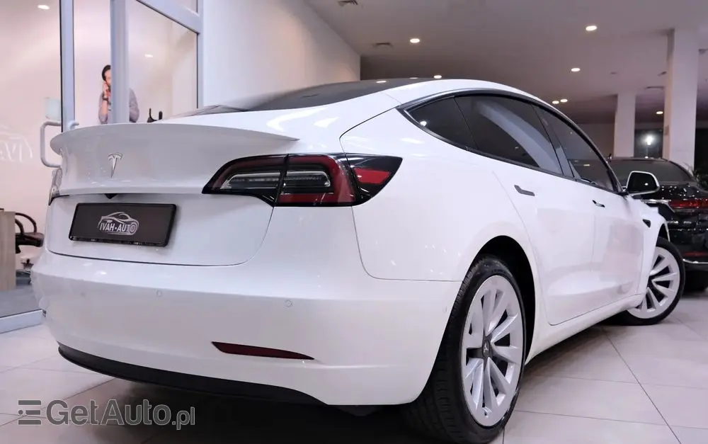 TESLA Model 3 Standard Range Plus