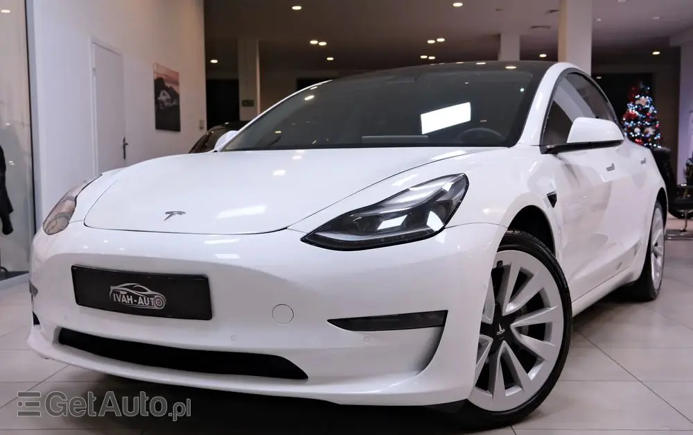 TESLA Model 3 Standard Range Plus