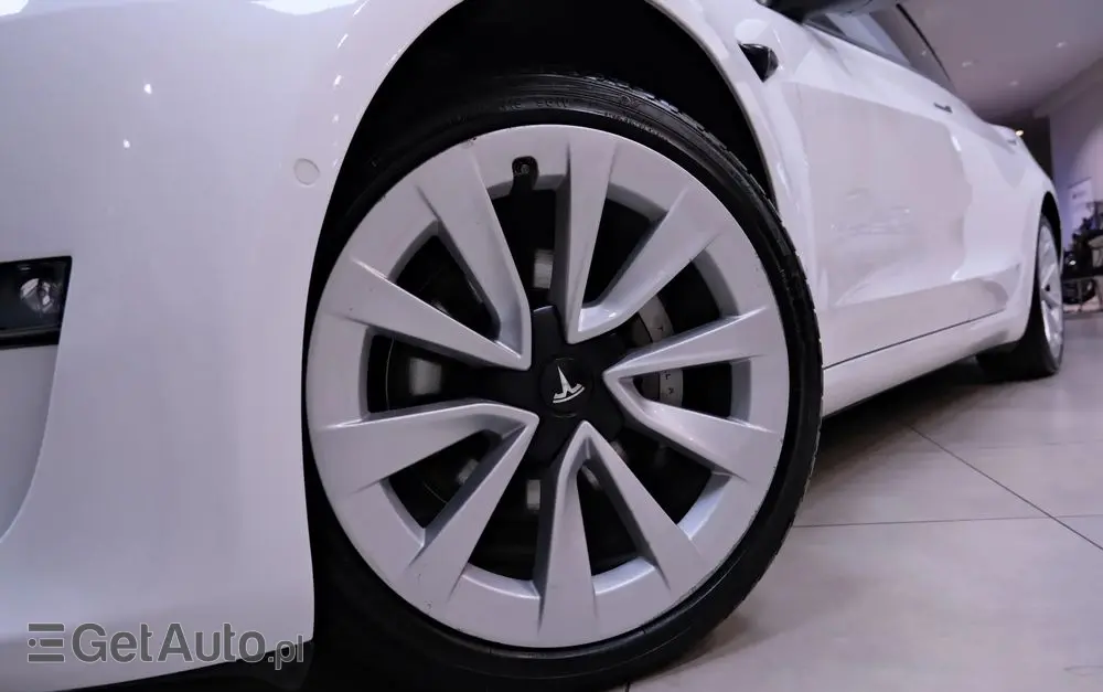 TESLA Model 3 Standard Range Plus