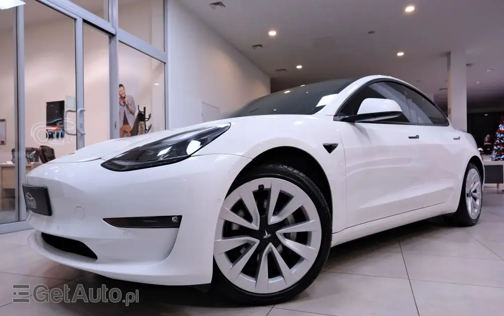 TESLA Model 3 Standard Range Plus
