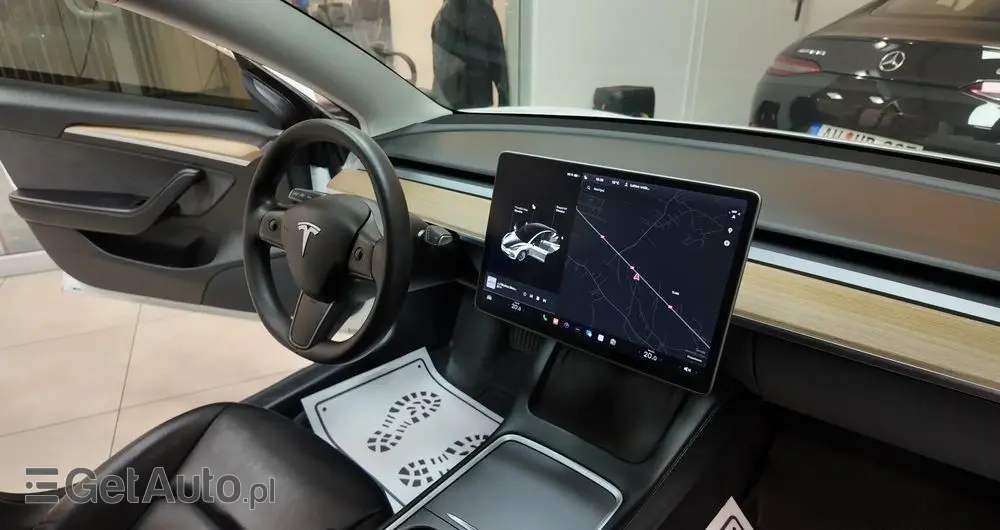 TESLA Model 3 Standard Range Plus