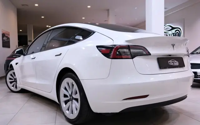 TESLA Model 3 Standard Range Plus