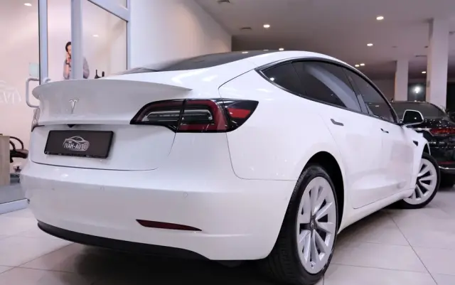 TESLA Model 3 Standard Range Plus
