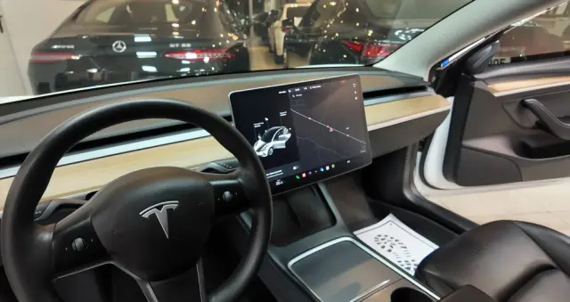 TESLA Model 3 Standard Range Plus