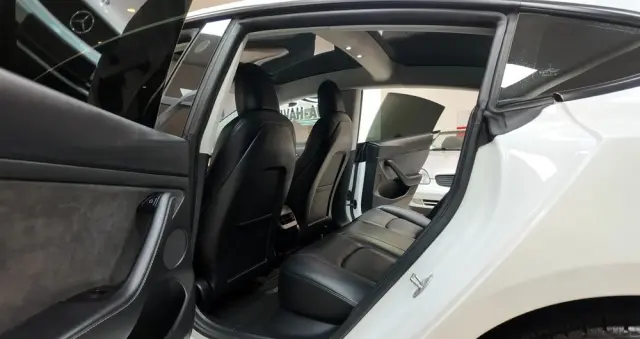 TESLA Model 3 Standard Range Plus