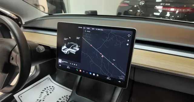 TESLA Model 3 Standard Range Plus