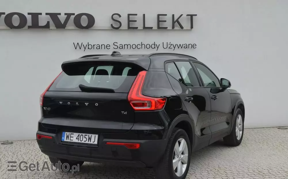 VOLVO XC 40 T4 Momentum Pro