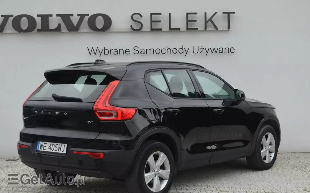 VOLVO XC 40 T4 Momentum Pro