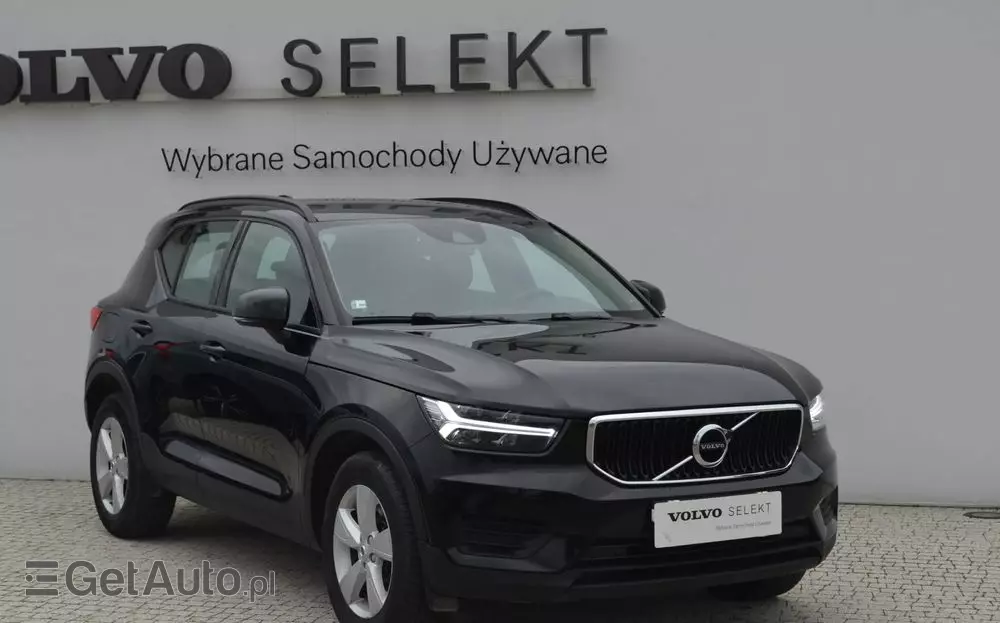 VOLVO XC 40 T4 Momentum Pro