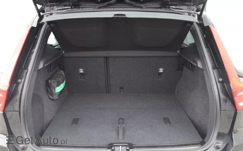 VOLVO XC 40 T4 Momentum Pro