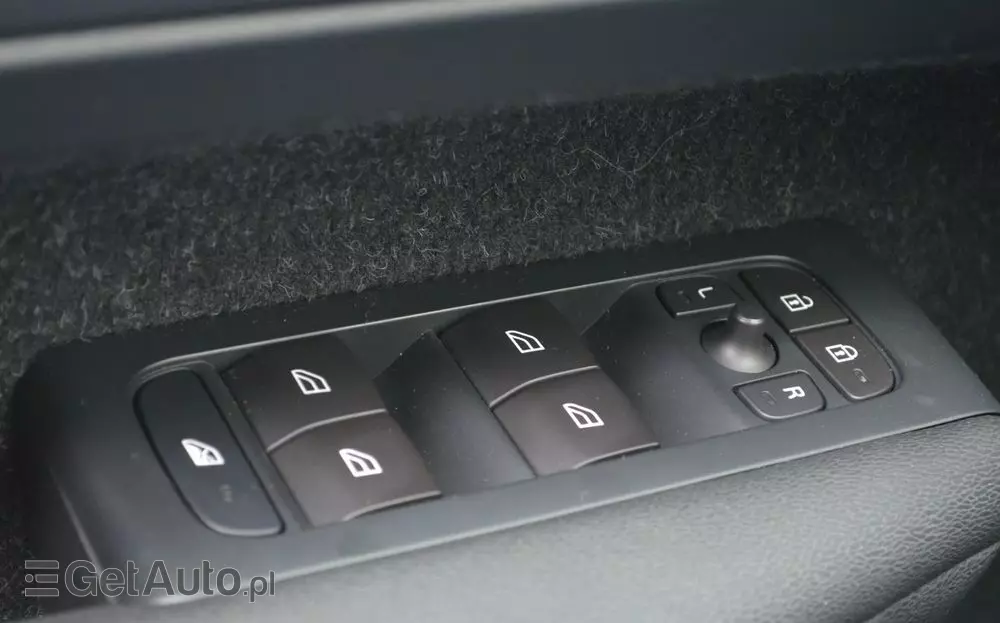 VOLVO XC 40 T4 Momentum Pro