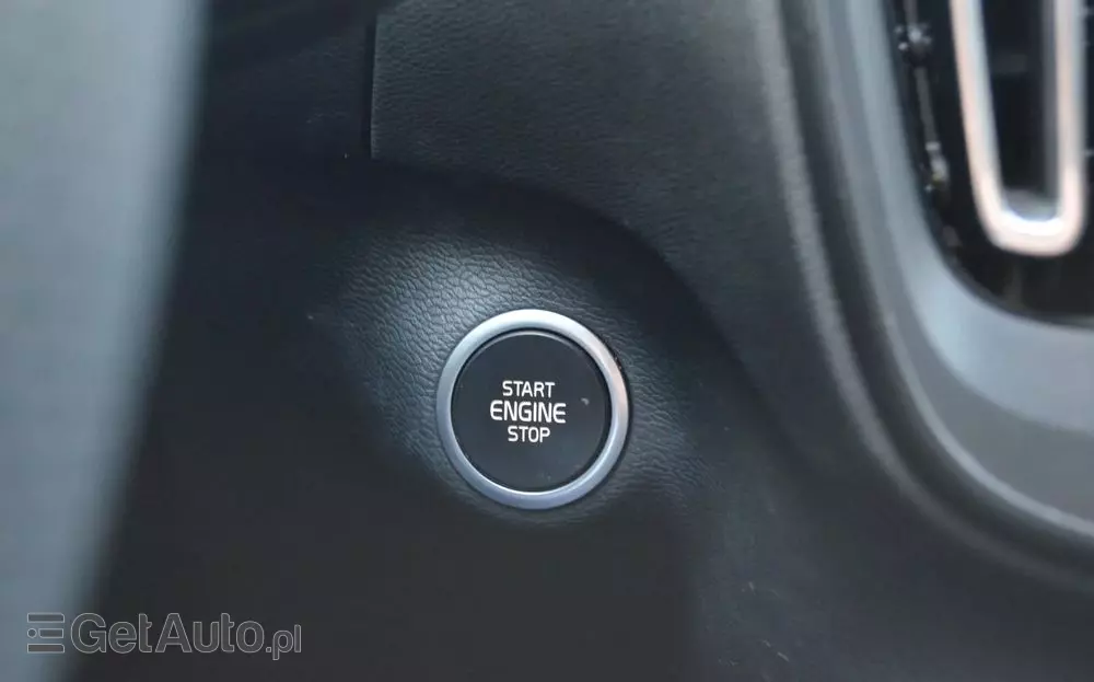 VOLVO XC 40 T4 Momentum Pro