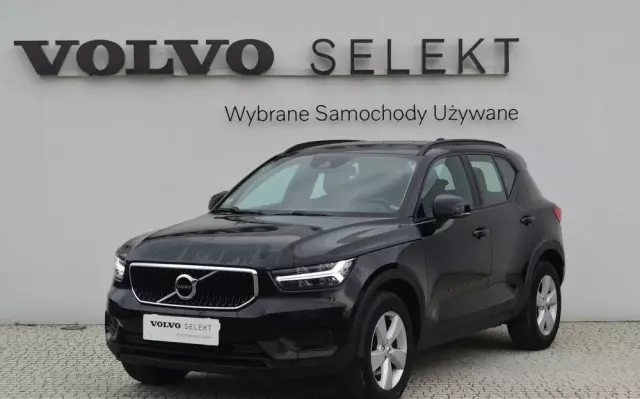VOLVO XC 40 T4 Momentum Pro