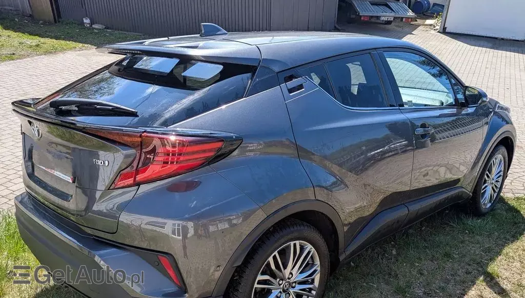 TOYOTA C-HR 