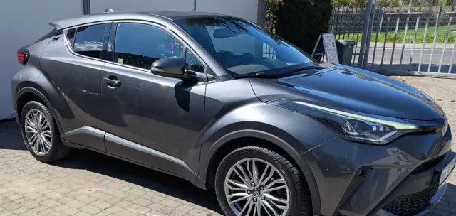 TOYOTA C-HR 