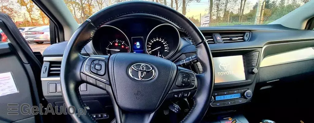 TOYOTA Avensis 