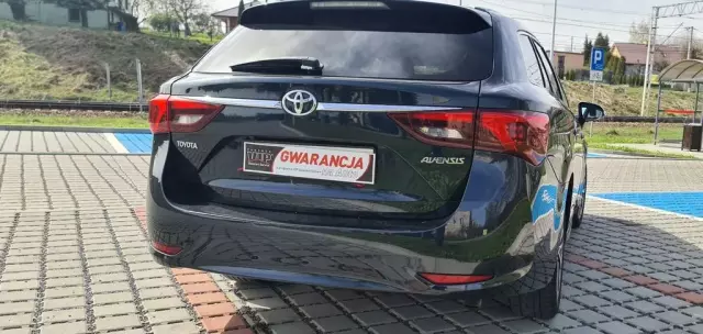 TOYOTA Avensis 
