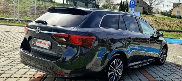 TOYOTA Avensis 
