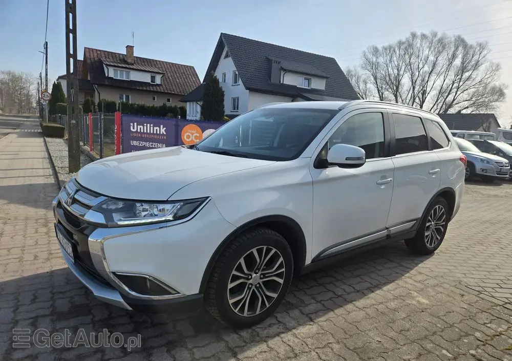 MITSUBISHI Outlander 2.0 2WD CVT Diamant