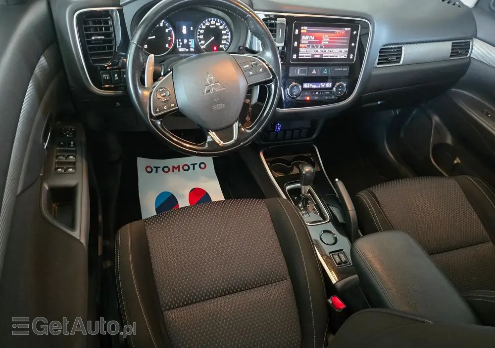 MITSUBISHI Outlander 2.0 2WD CVT Diamant