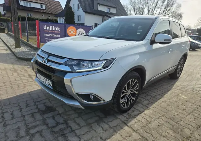 MITSUBISHI Outlander 2.0 2WD CVT Diamant