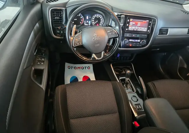MITSUBISHI Outlander 2.0 2WD CVT Diamant