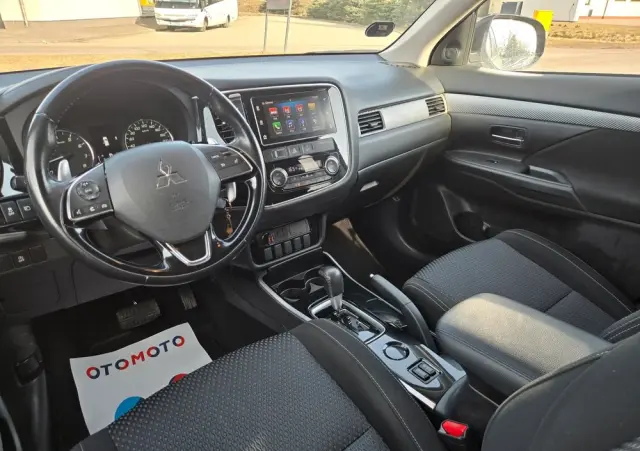 MITSUBISHI Outlander 2.0 2WD CVT Diamant