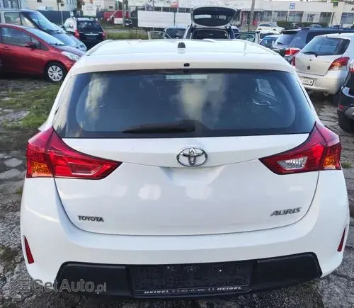 TOYOTA Auris 