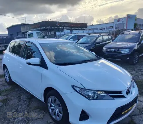 TOYOTA Auris 