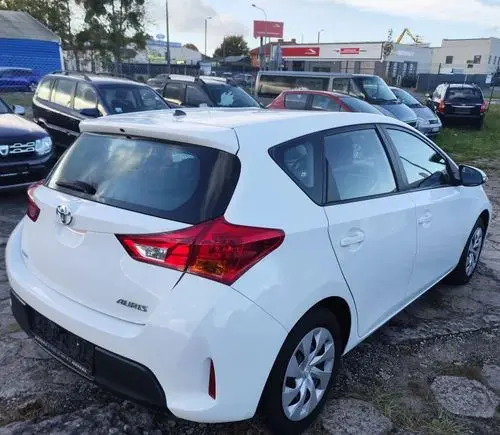 TOYOTA Auris 