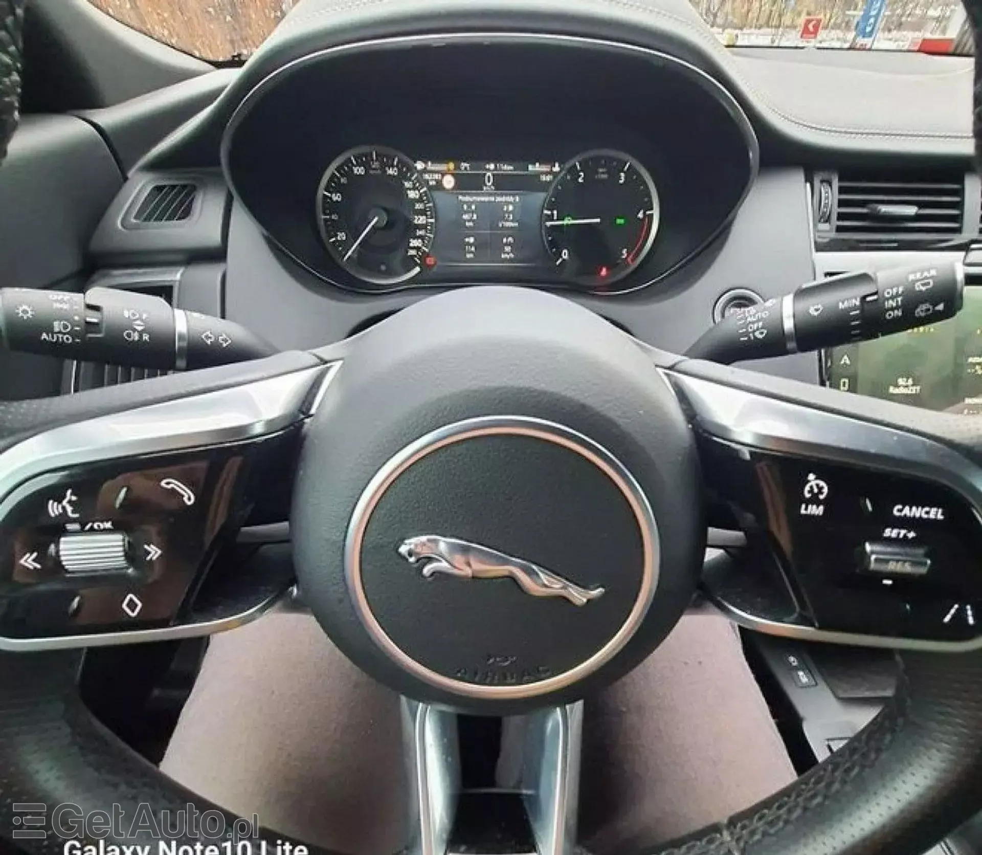 JAGUAR E-Pace 
