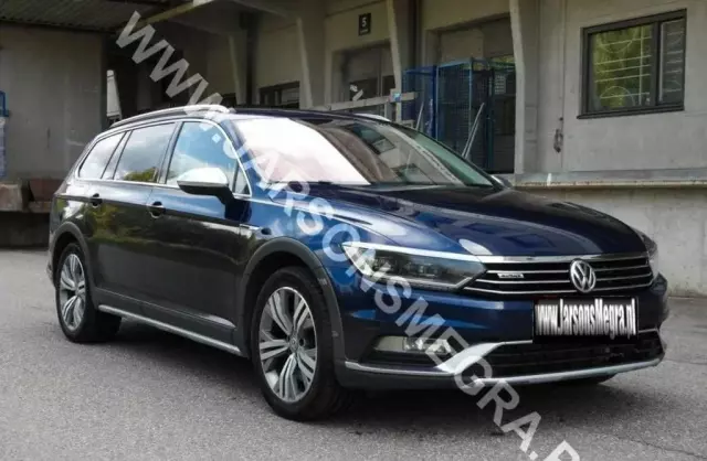 VOLKSWAGEN Passat 