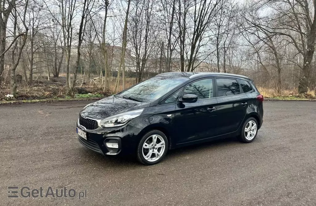 KIA Carens 