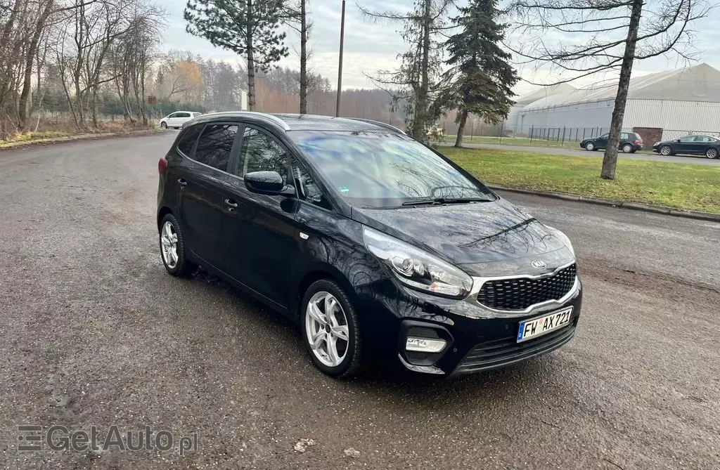 KIA Carens 