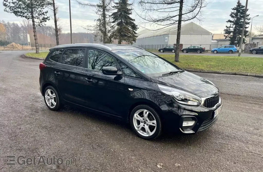 KIA Carens 