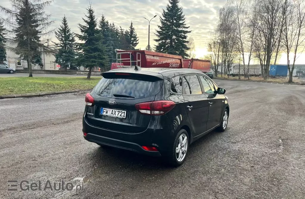 KIA Carens 