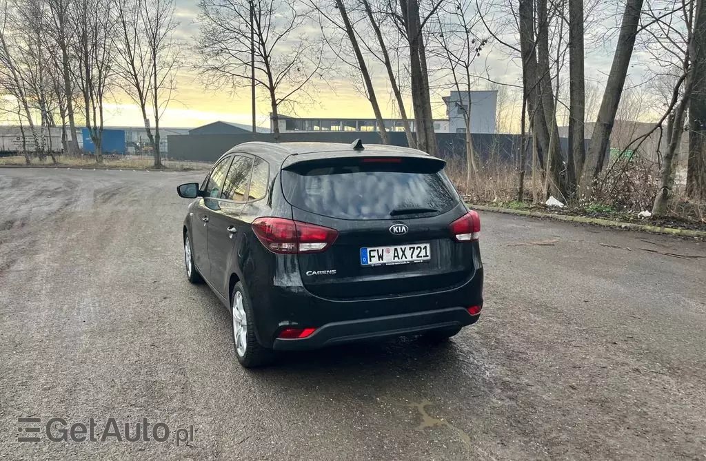 KIA Carens 