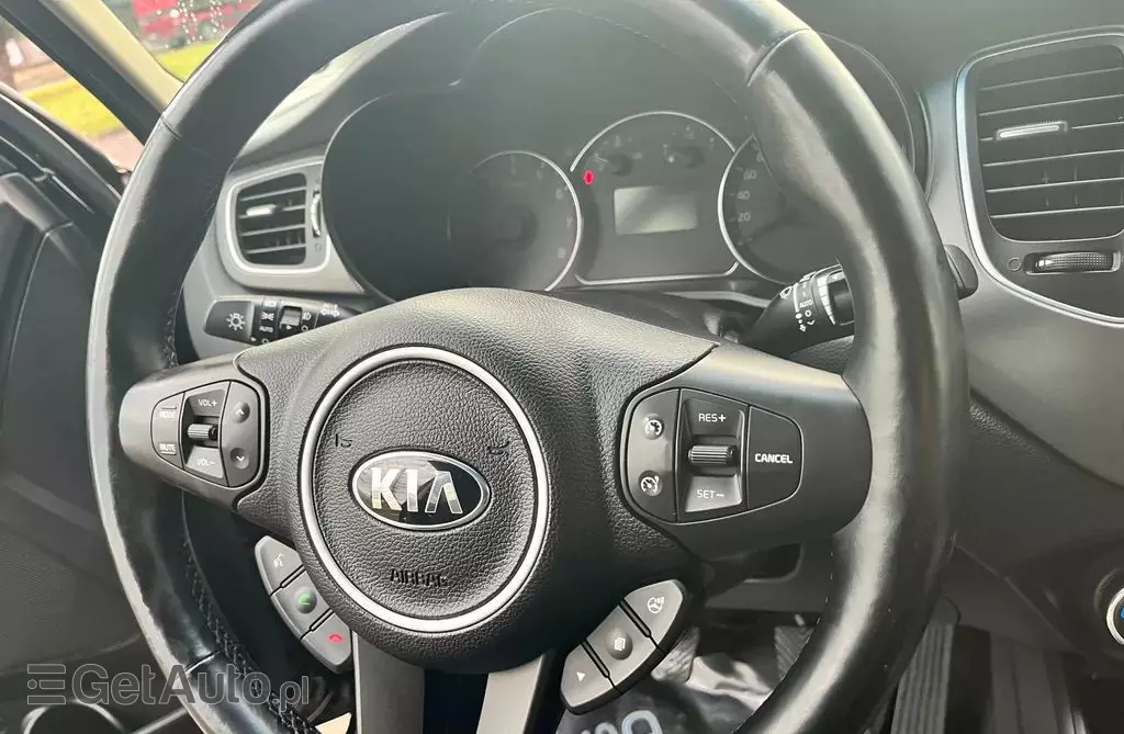 KIA Carens 