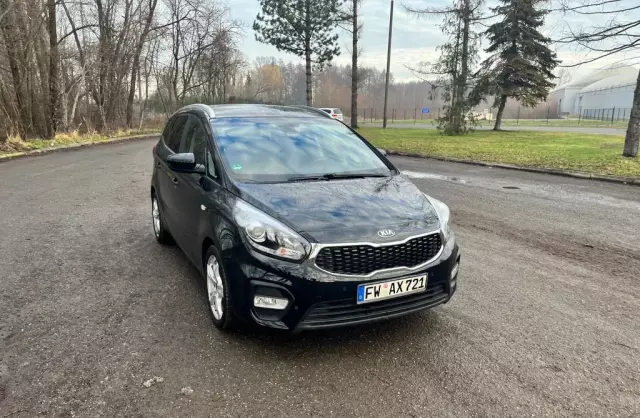 KIA Carens 