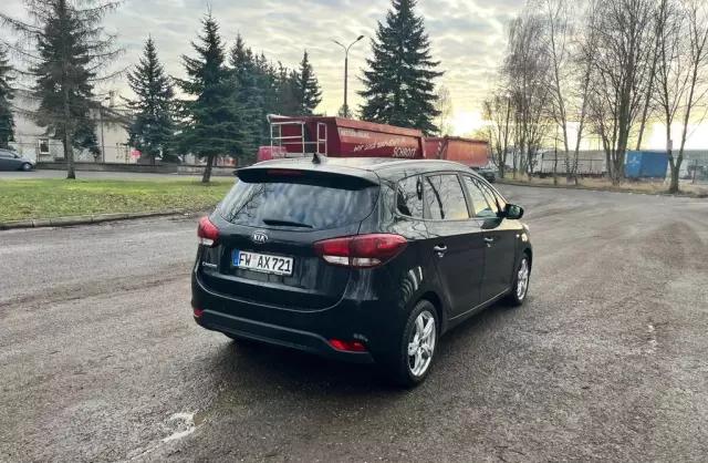 KIA Carens 