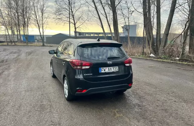 KIA Carens 