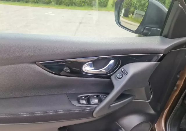 NISSAN Qashqai 1.2 DIG-T Tekna EU6