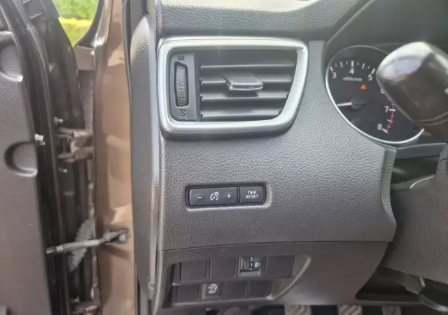 NISSAN Qashqai 1.2 DIG-T Tekna EU6